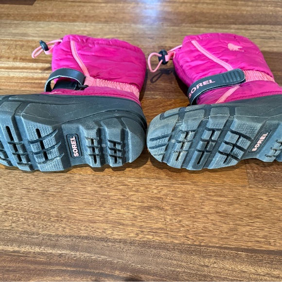 Girls Sorel Snow Boots Size 1 Pink - Picture 2 of 7